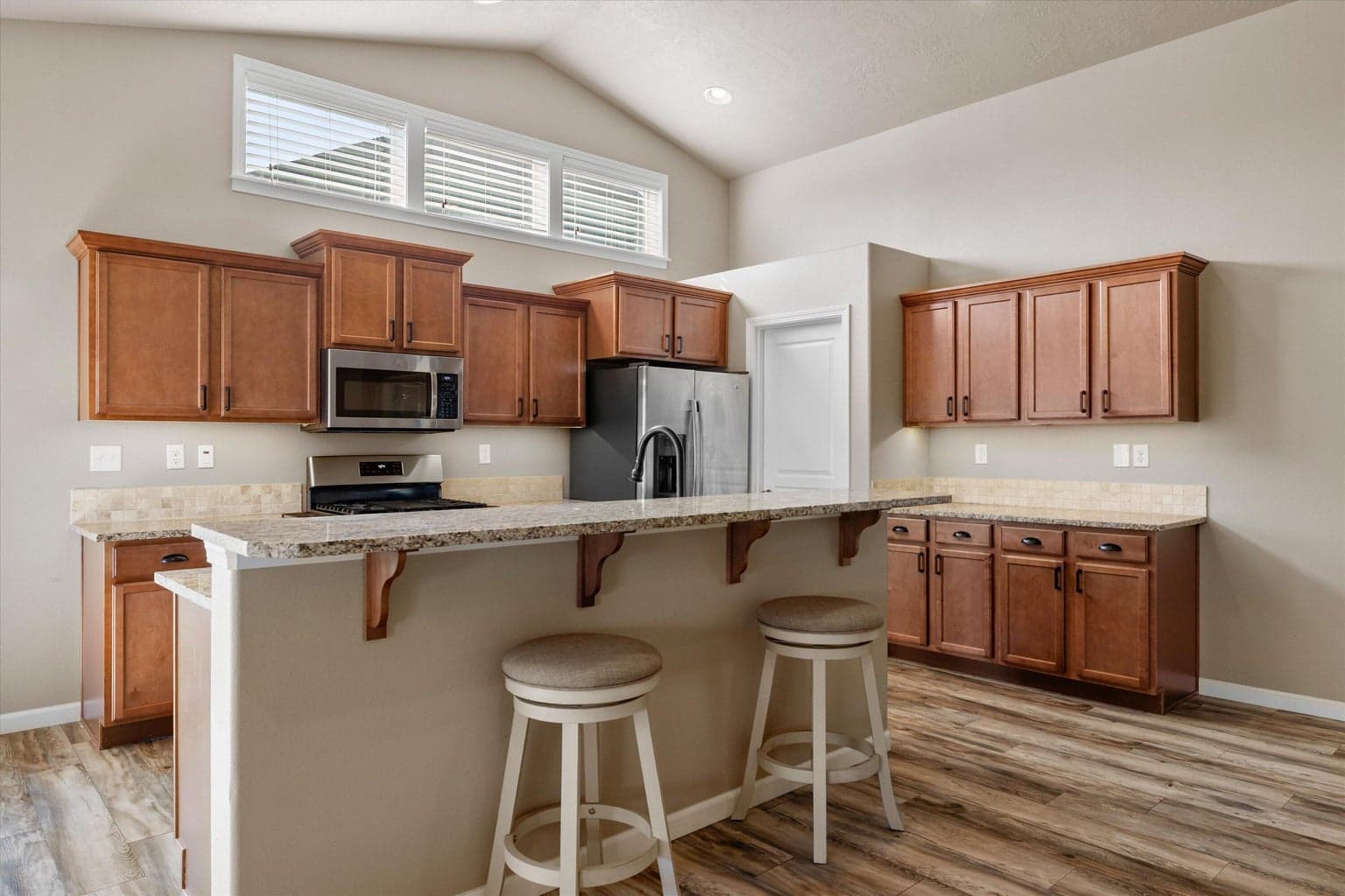 Photo of 768 NE Redwood Court 20 of 52