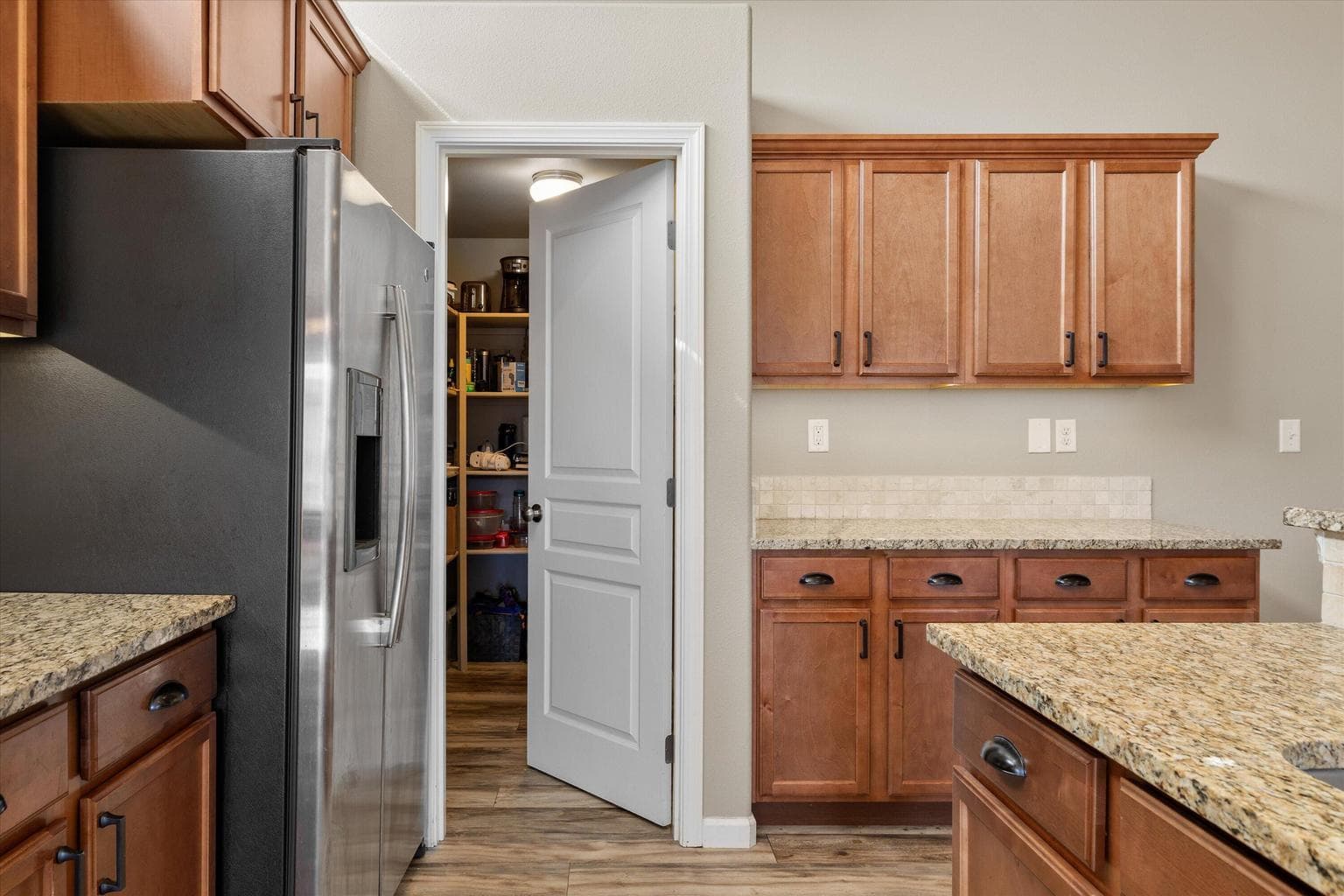 Photo of 768 NE Redwood Court 23 of 52