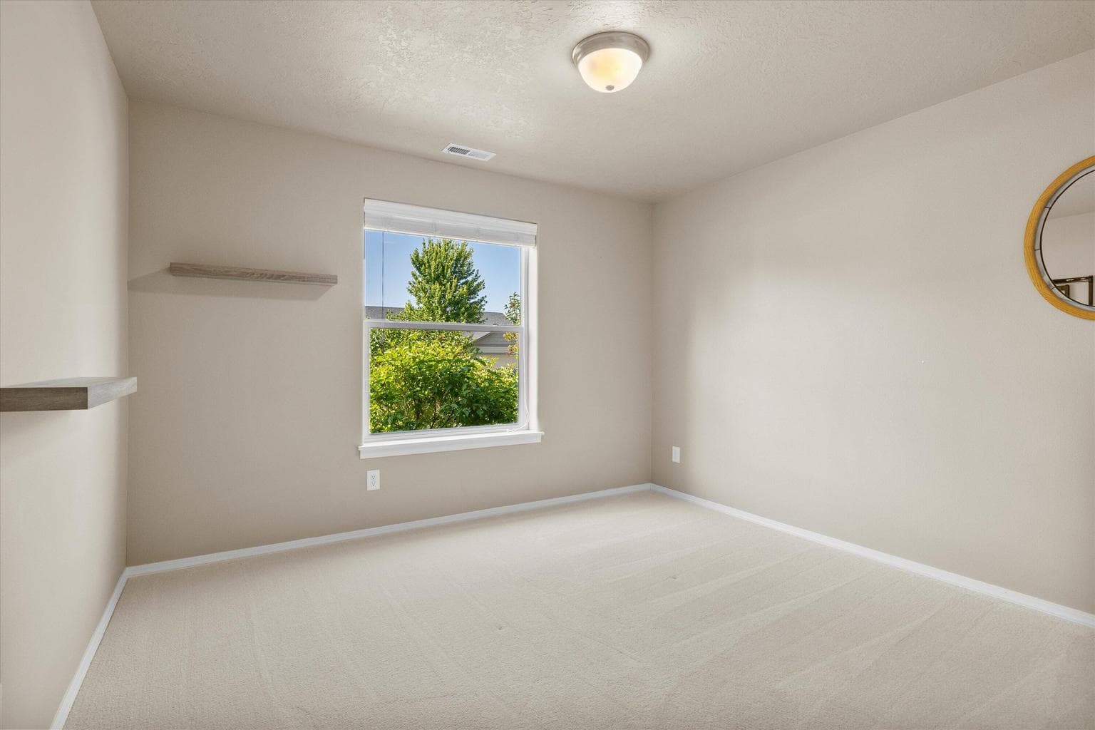Photo of 768 NE Redwood Court 39 of 52