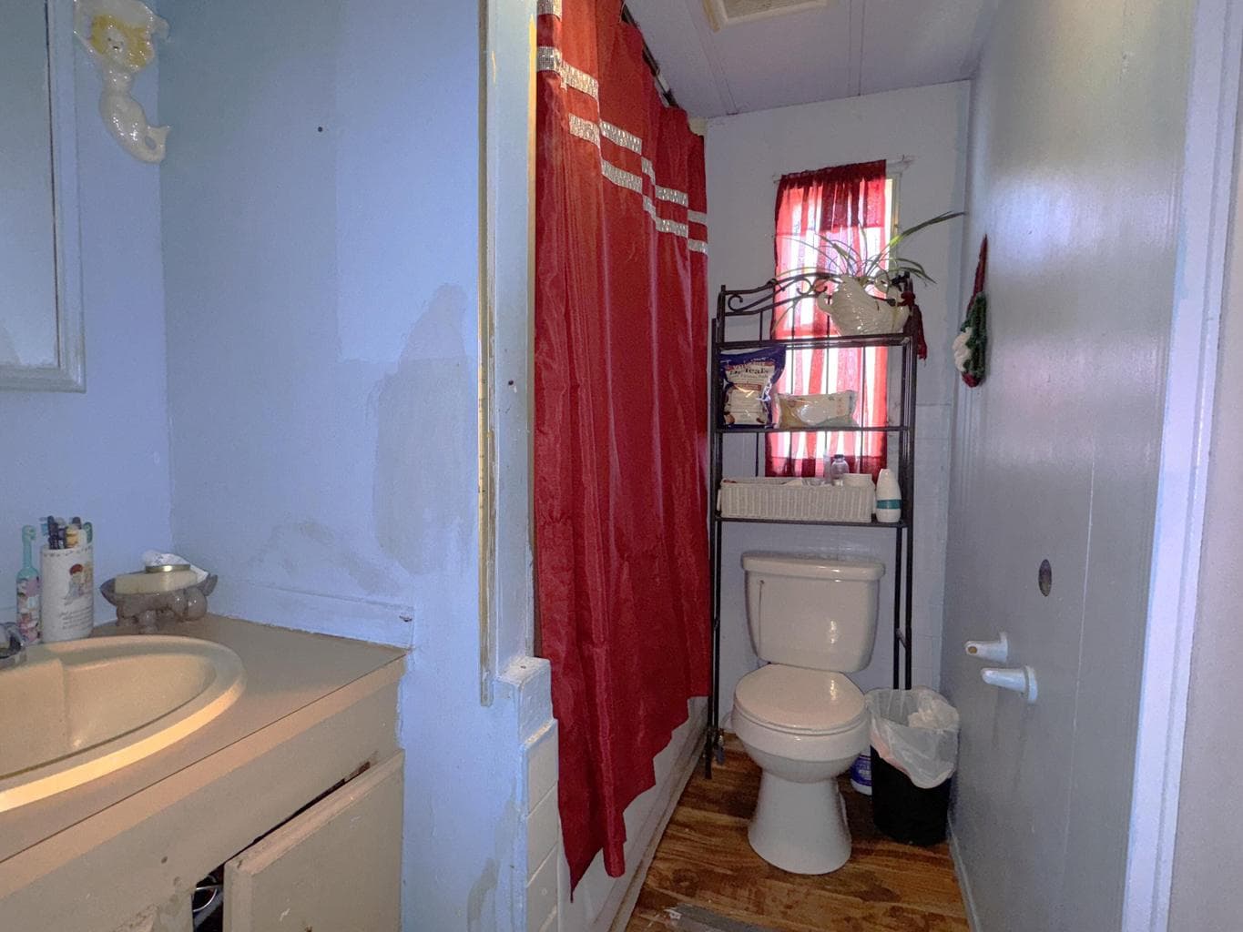 Photo of 126 NW B Street 6 of 9