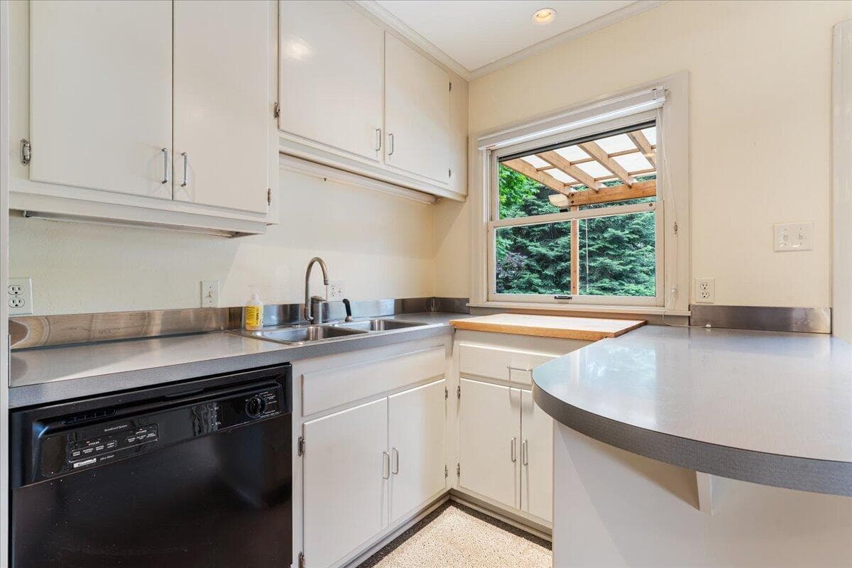 Photo of 1815 NW 2nd Street 10 of 25