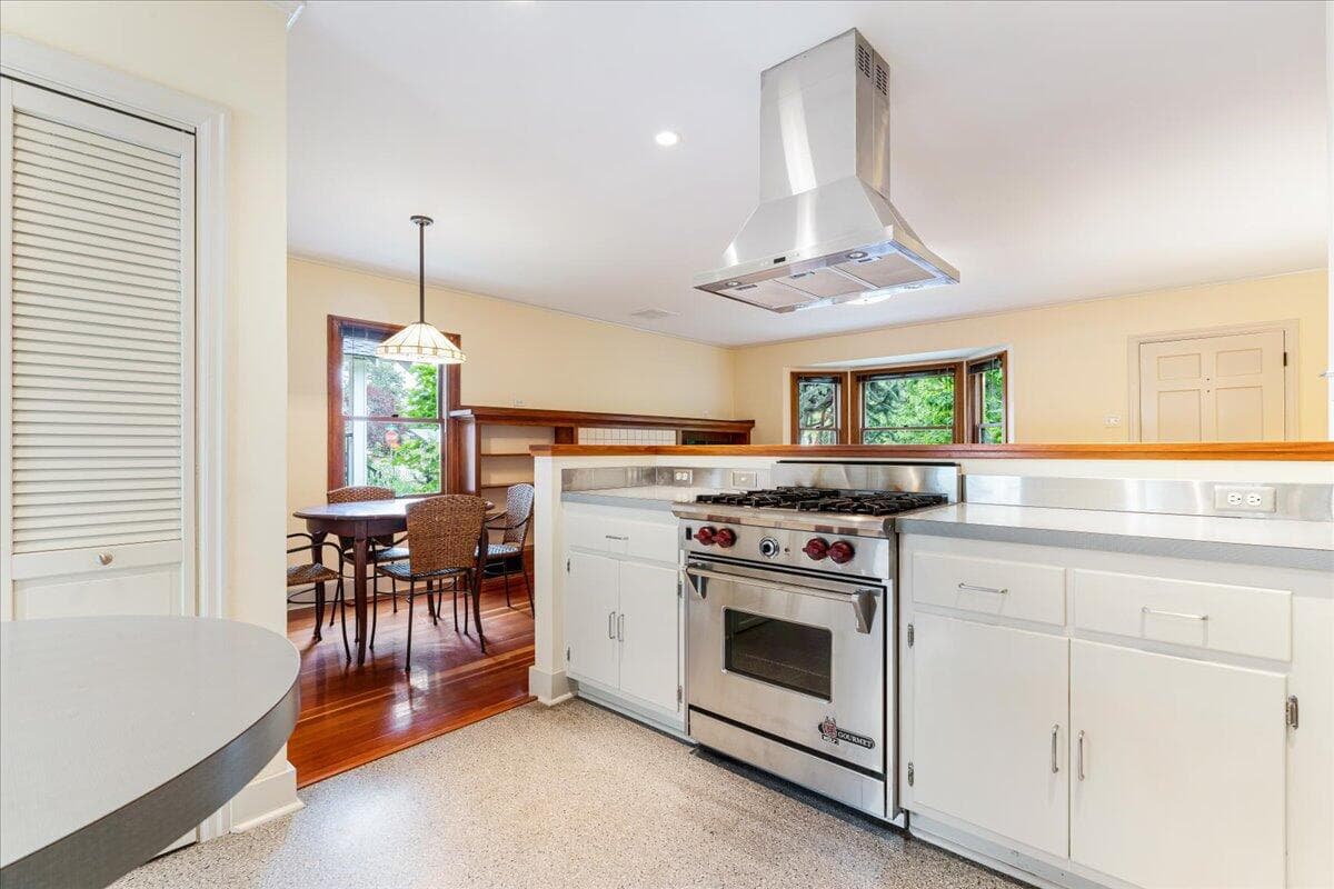 Photo of 1815 NW 2nd Street 12 of 25