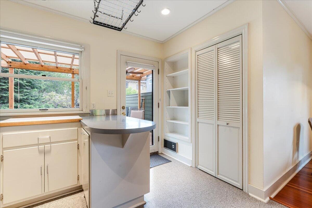 Photo of 1815 NW 2nd Street 13 of 25