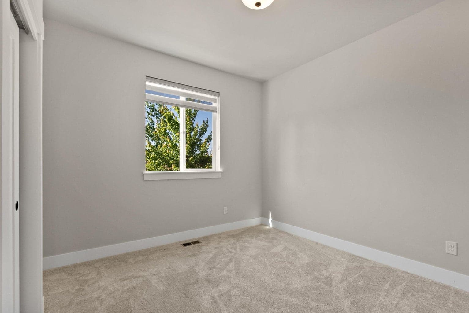 Photo of 3859 NE Oakside Loop 21 of 50