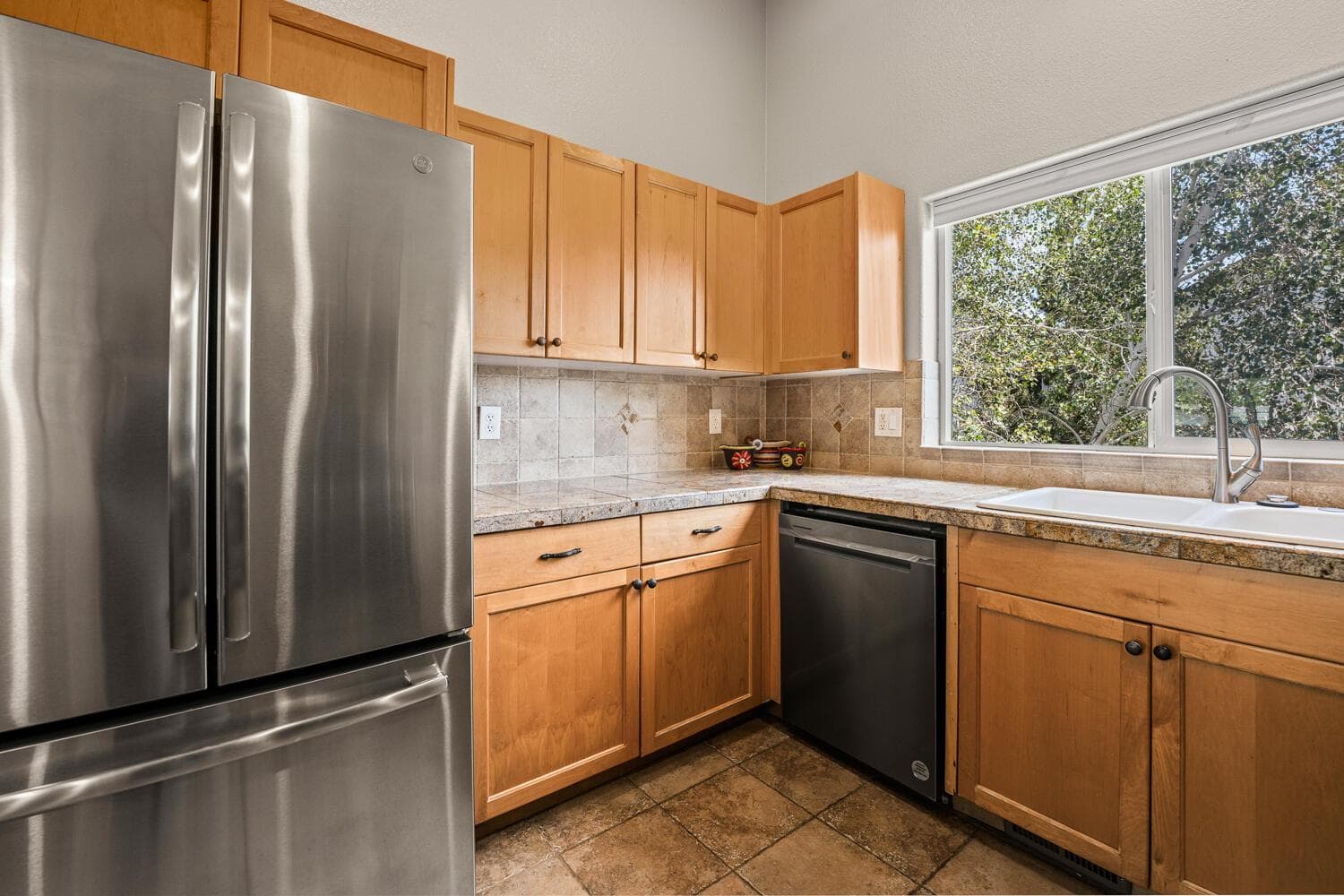 Photo of 438 NW 19th Street 9 of 25