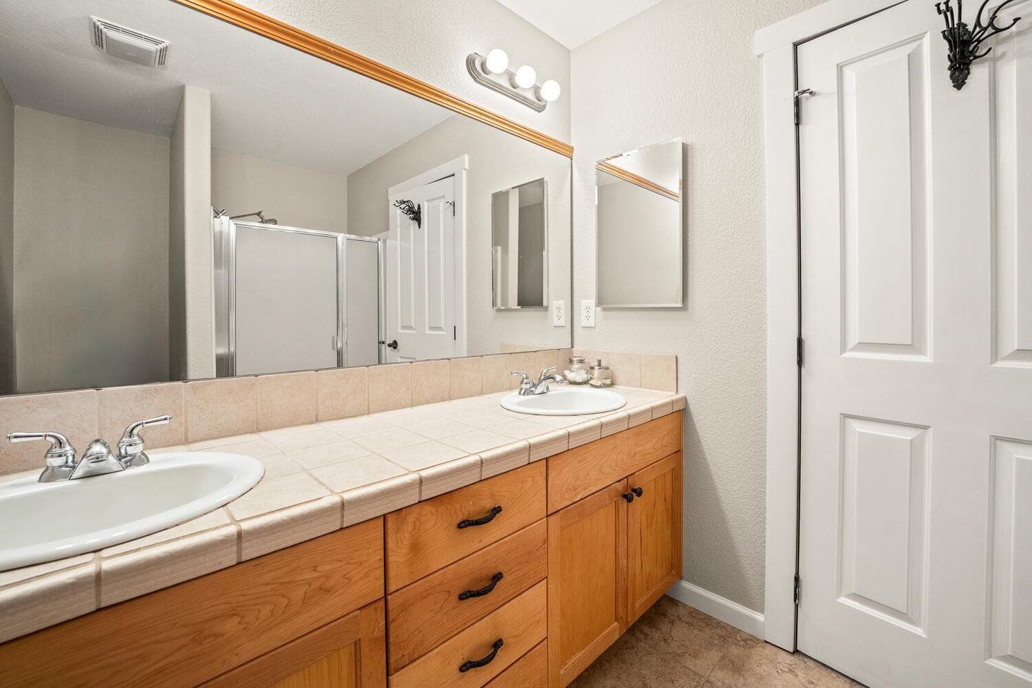 Photo of 438 NW 19th Street 18 of 25