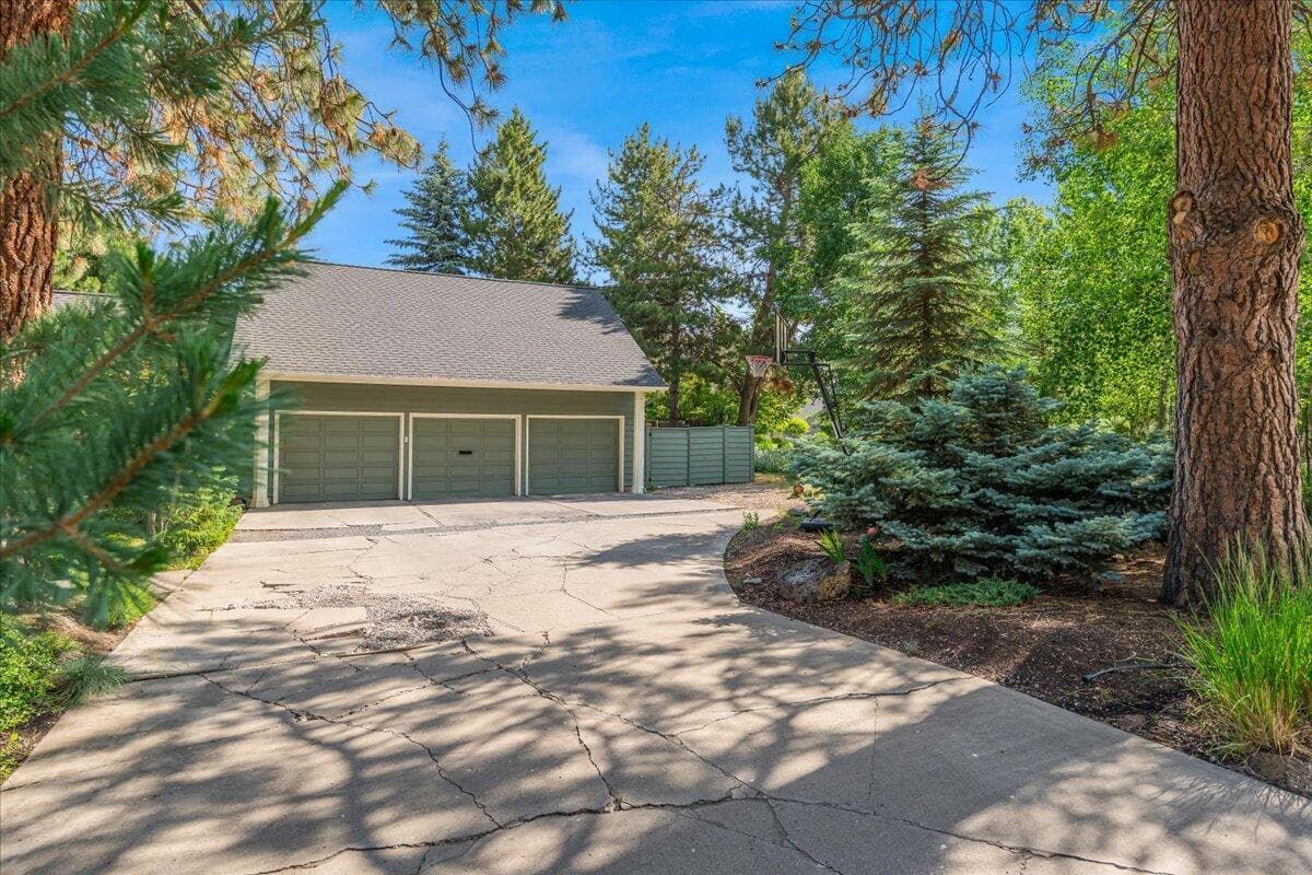Photo of 21062 Desert Woods Drive 70 of 84