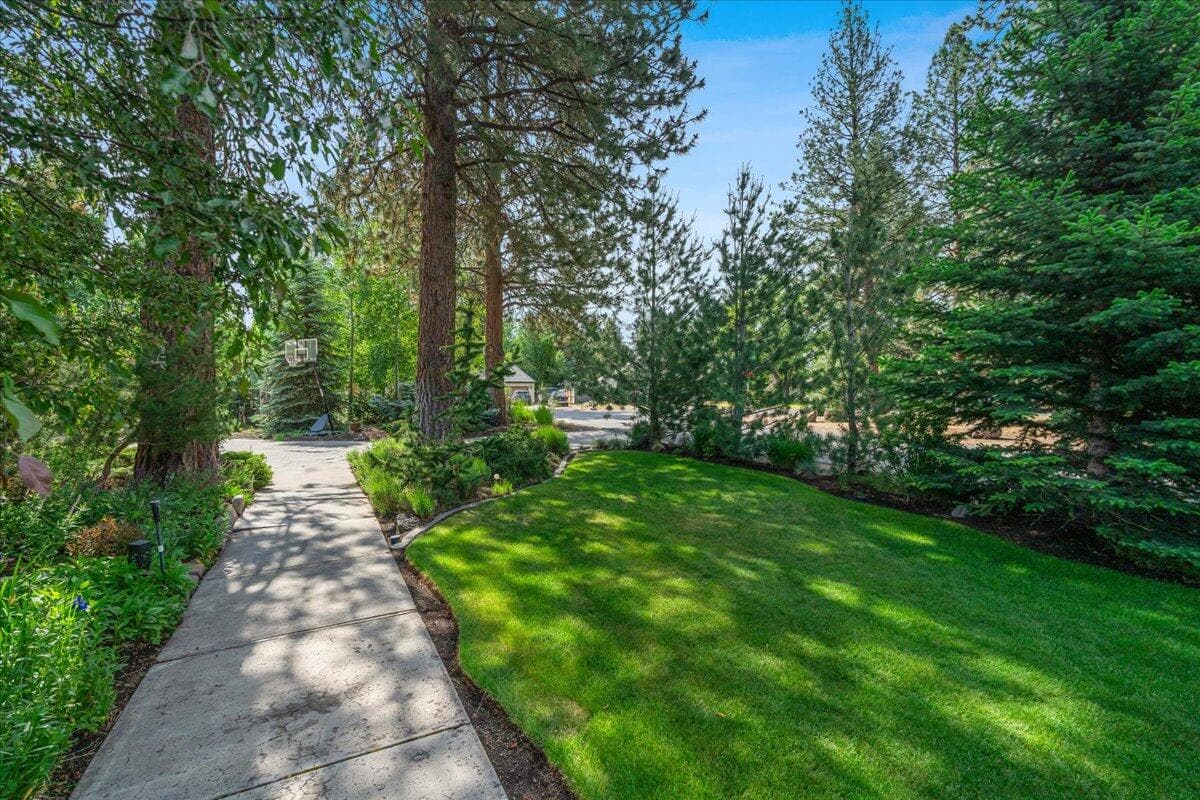 Photo of 21062 Desert Woods Drive 12 of 84