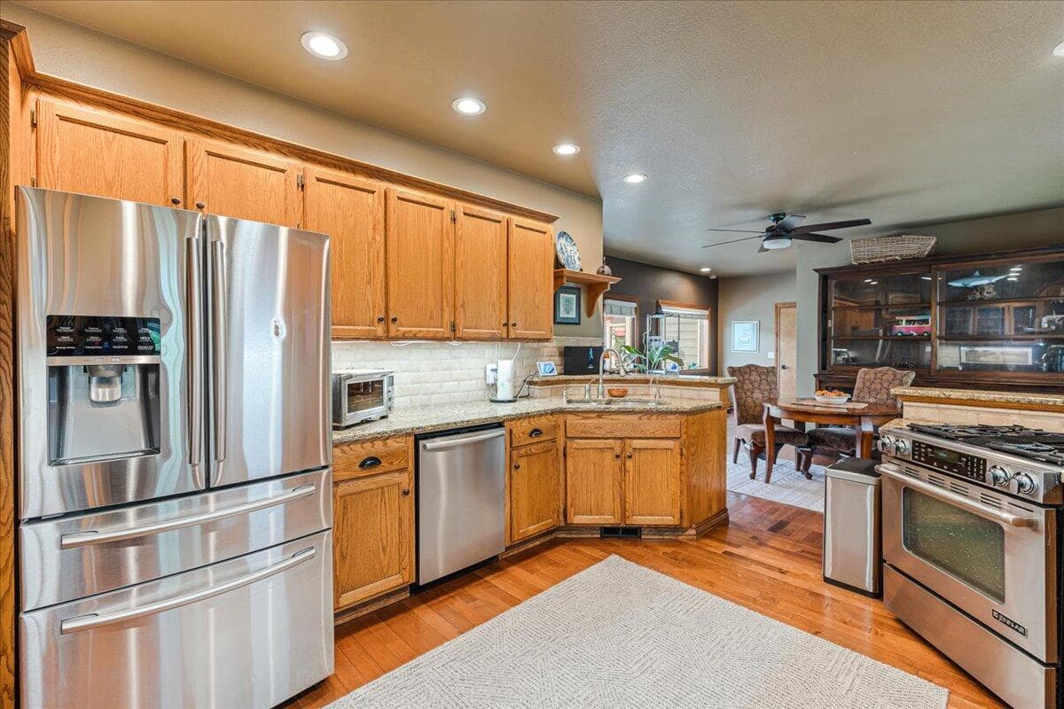 Photo of 21062 Desert Woods Drive 21 of 84