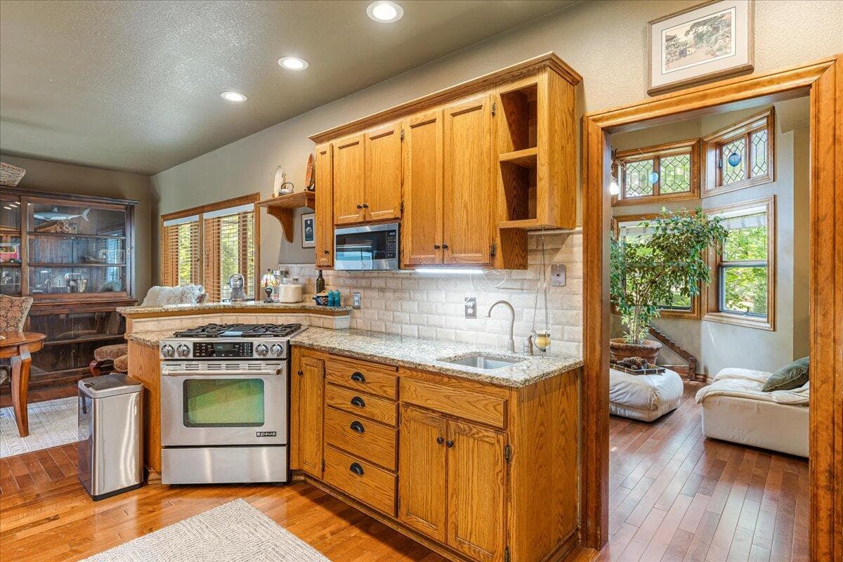 Photo of 21062 Desert Woods Drive 22 of 84