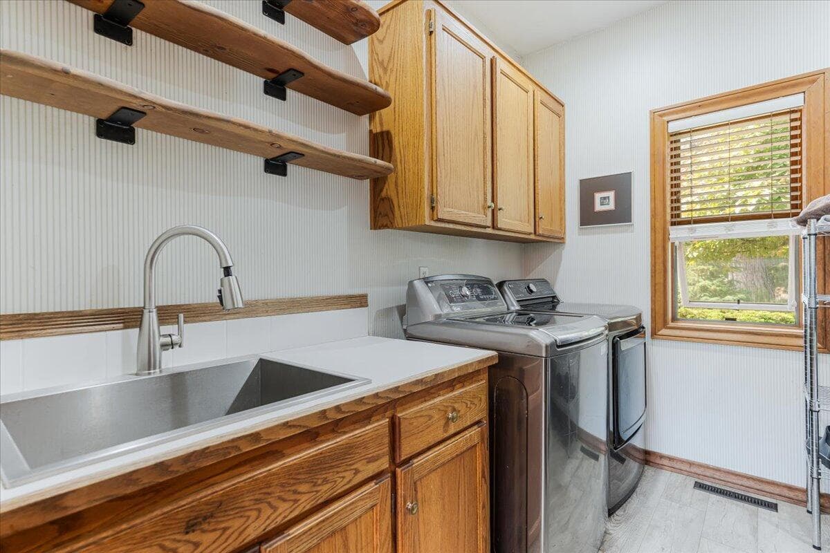 Photo of 21062 Desert Woods Drive 28 of 84