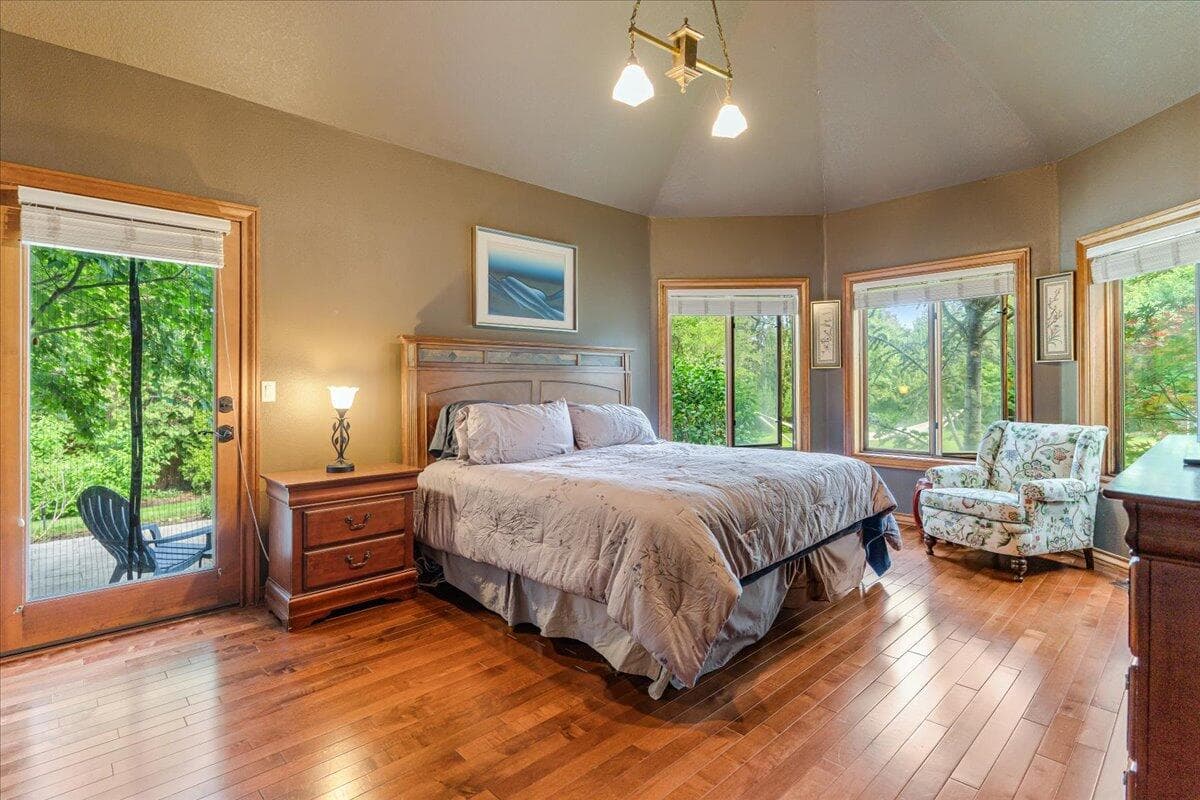 Photo of 21062 Desert Woods Drive 33 of 84