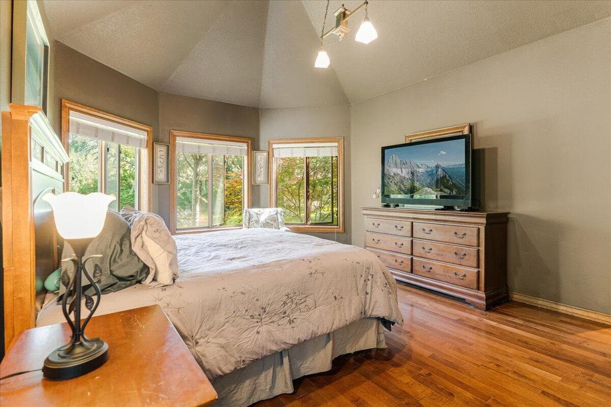 Photo of 21062 Desert Woods Drive 34 of 84
