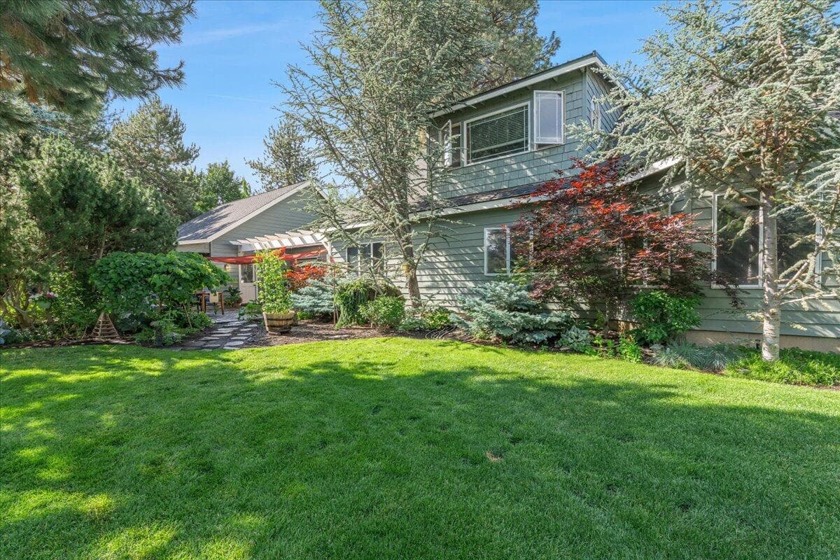 Photo of 21062 Desert Woods 3 of 84