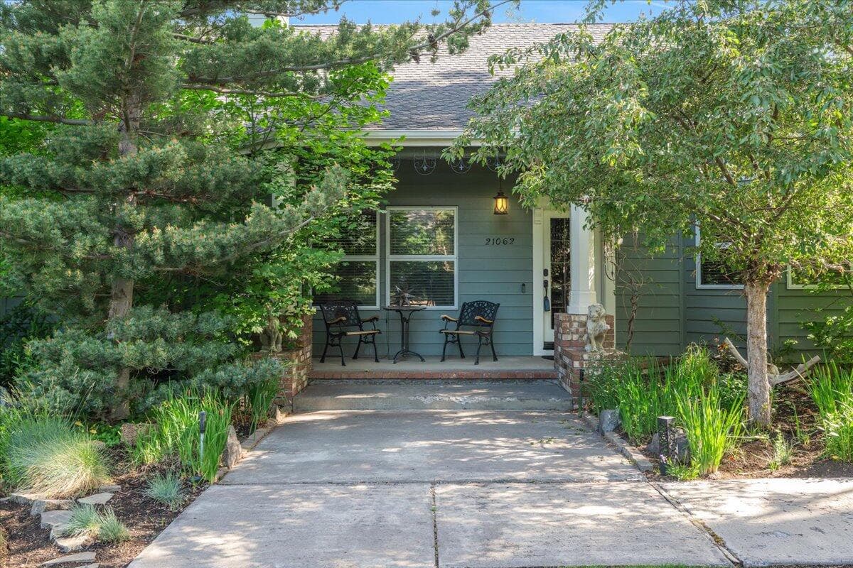 Photo of 21062 Desert Woods Drive 6 of 84