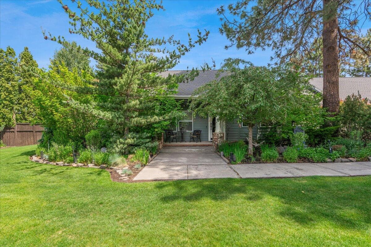 Photo of 21062 Desert Woods Drive 8 of 84