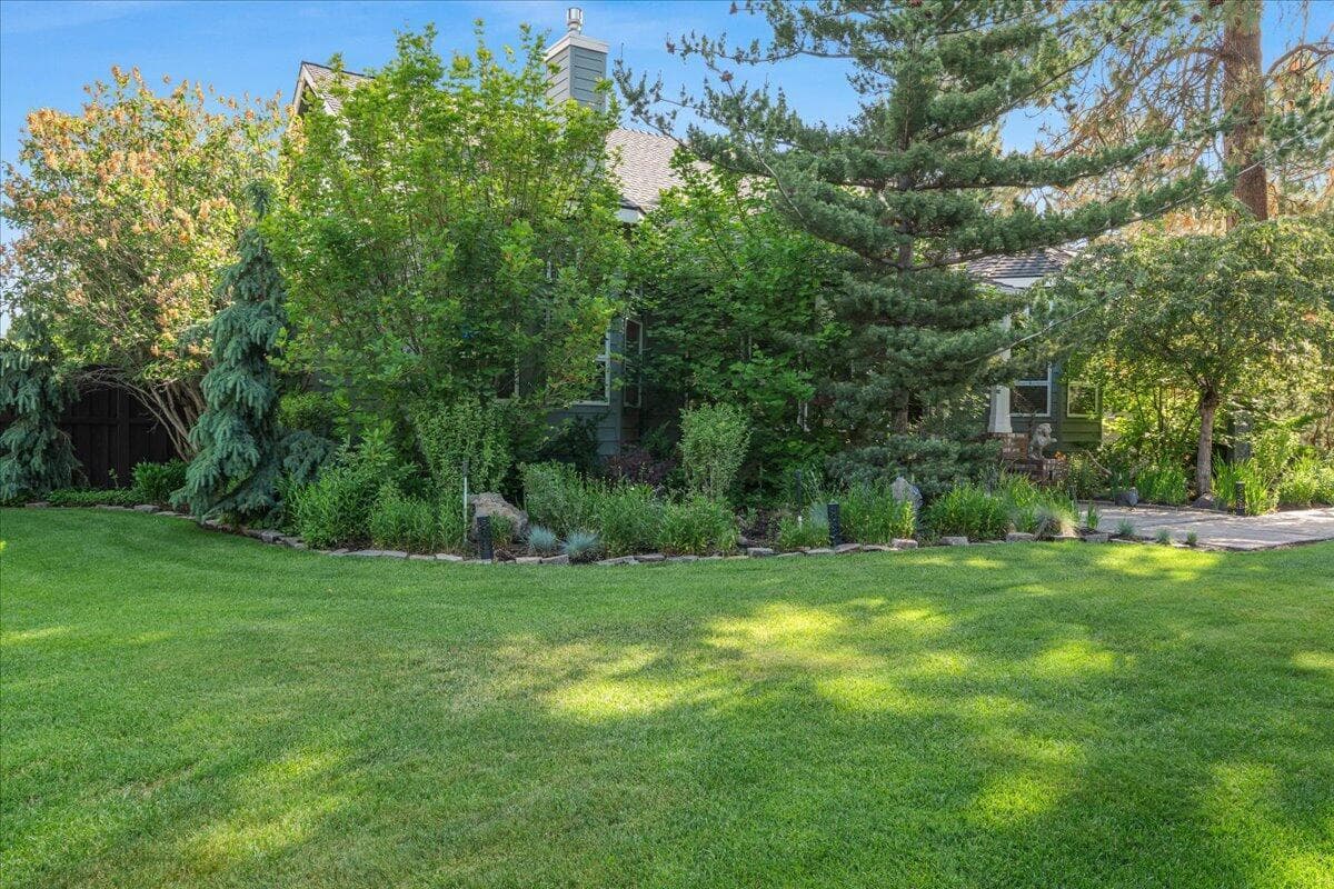 Photo of 21062 Desert Woods Drive 11 of 84