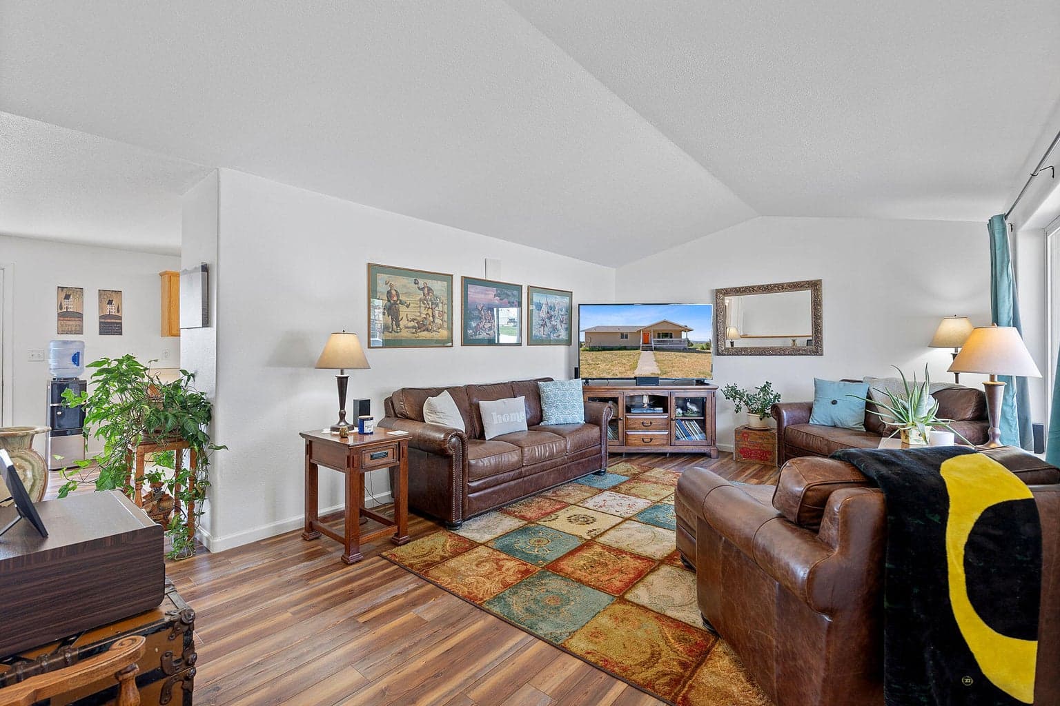 Photo of 5670 NW Adams Street 8 of 38