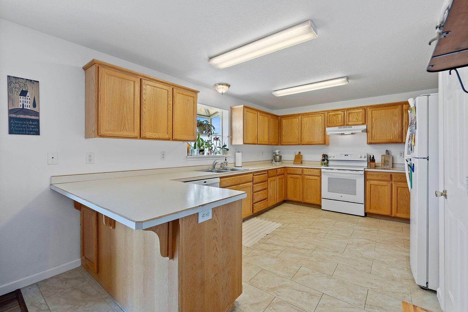 Photo of 5670 NW Adams Street 11 of 38
