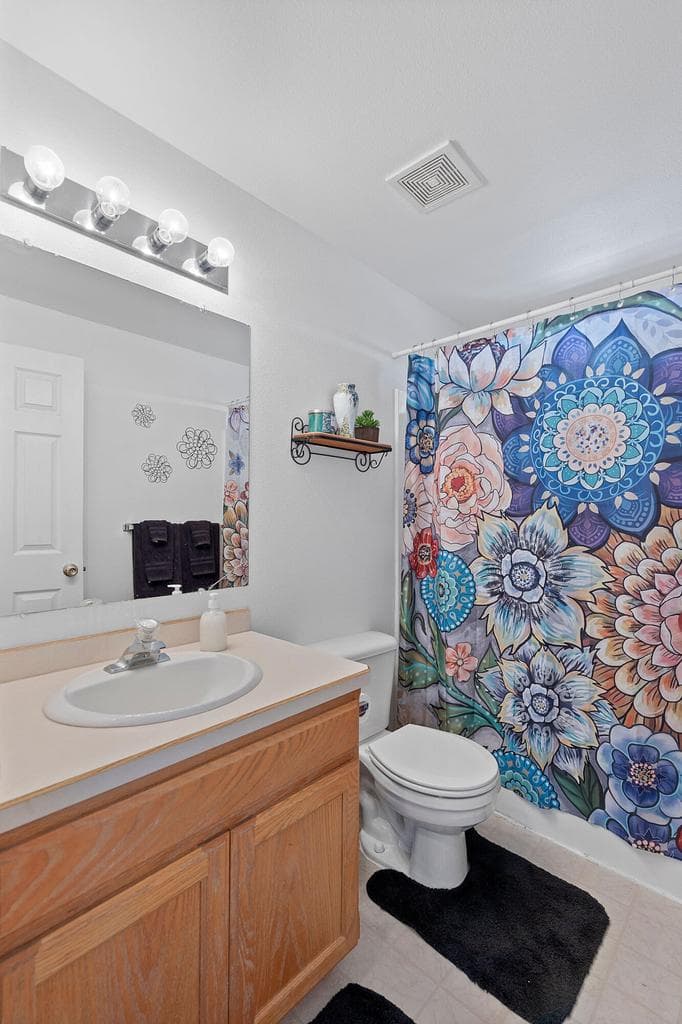 Photo of 5670 NW Adams Street 14 of 38