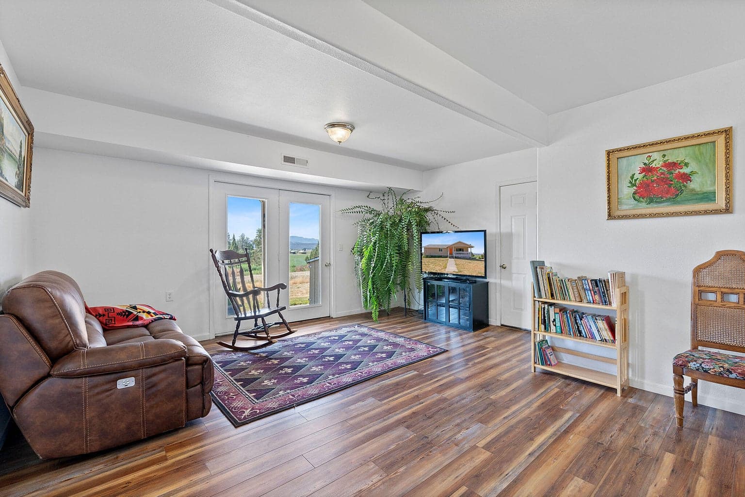 Photo of 5670 NW Adams Street 19 of 38
