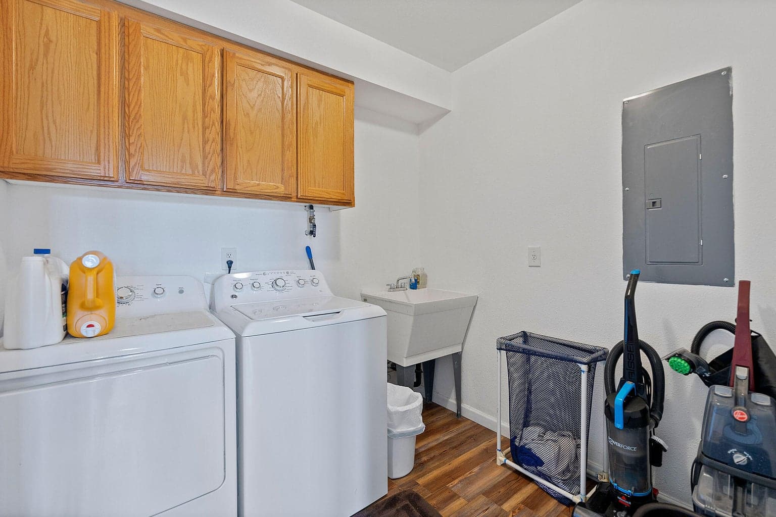 Photo of 5670 NW Adams Street 21 of 38