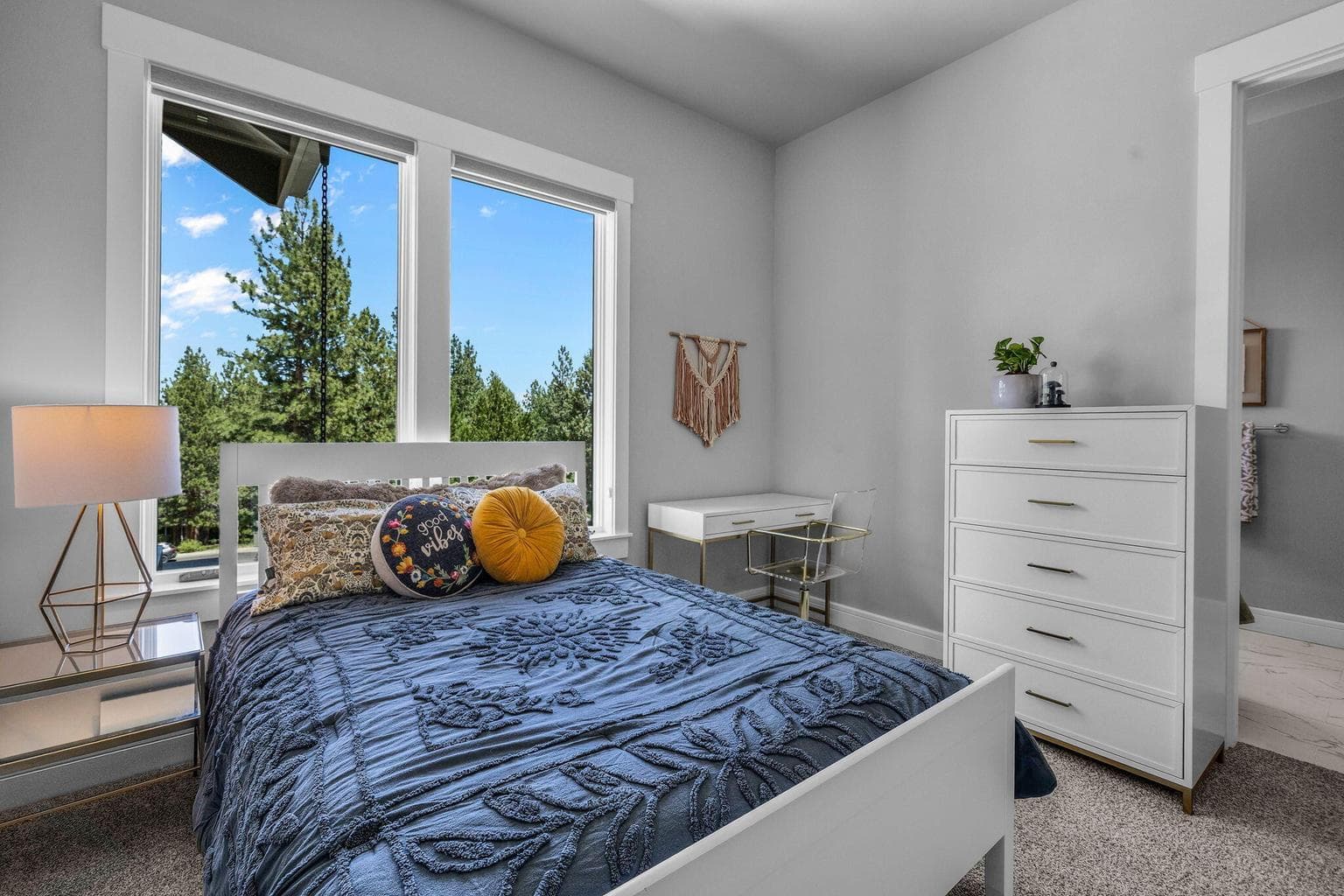 A wonderful en suite for guests located on the main level.