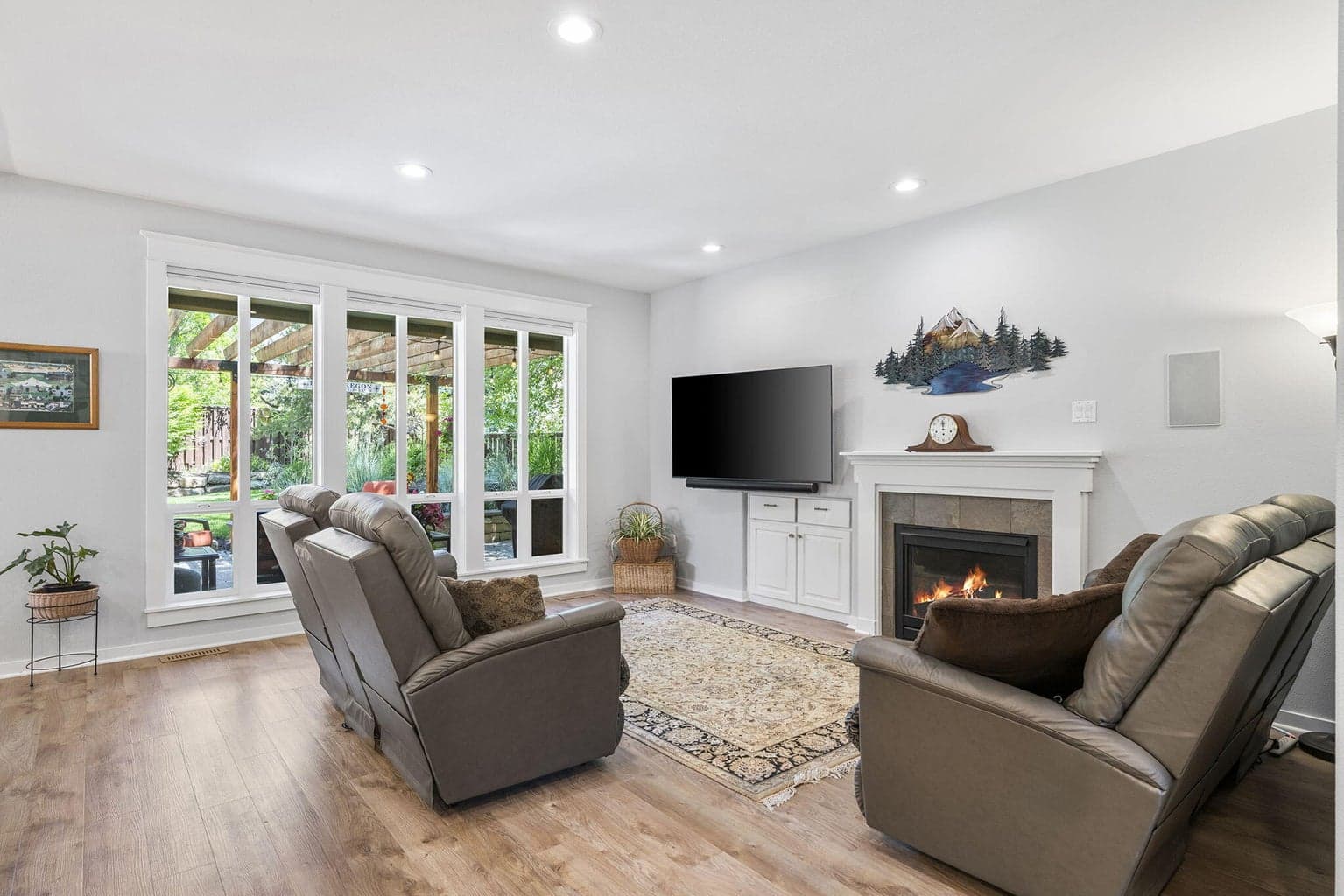 Photo of 61121 Snowbrush Drive 7 of 50