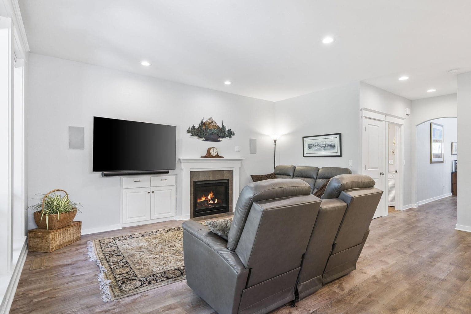 Photo of 61121 Snowbrush Drive 8 of 50