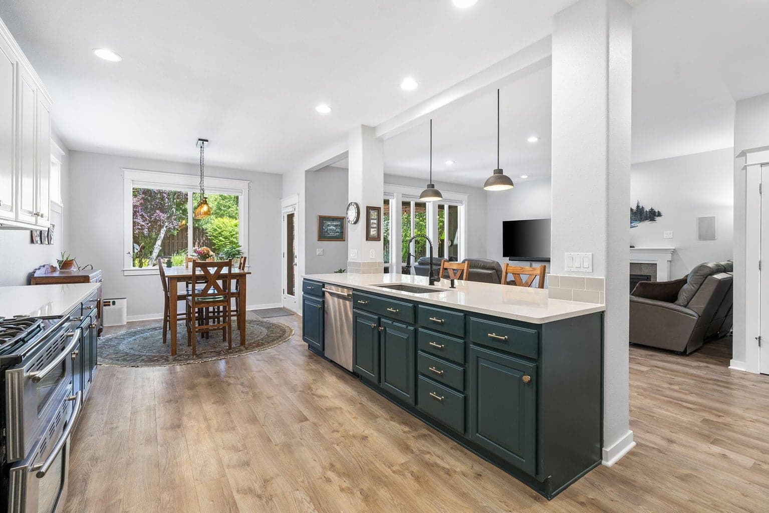 Photo of 61121 Snowbrush Drive 12 of 50