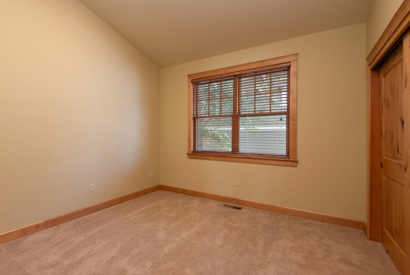 Photo of 1525 NW Silas Place 20 of 37