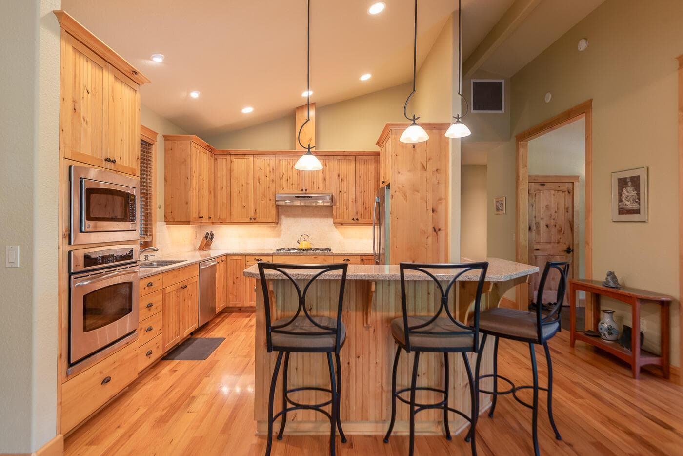 Photo of 1525 NW Silas Place 9 of 37