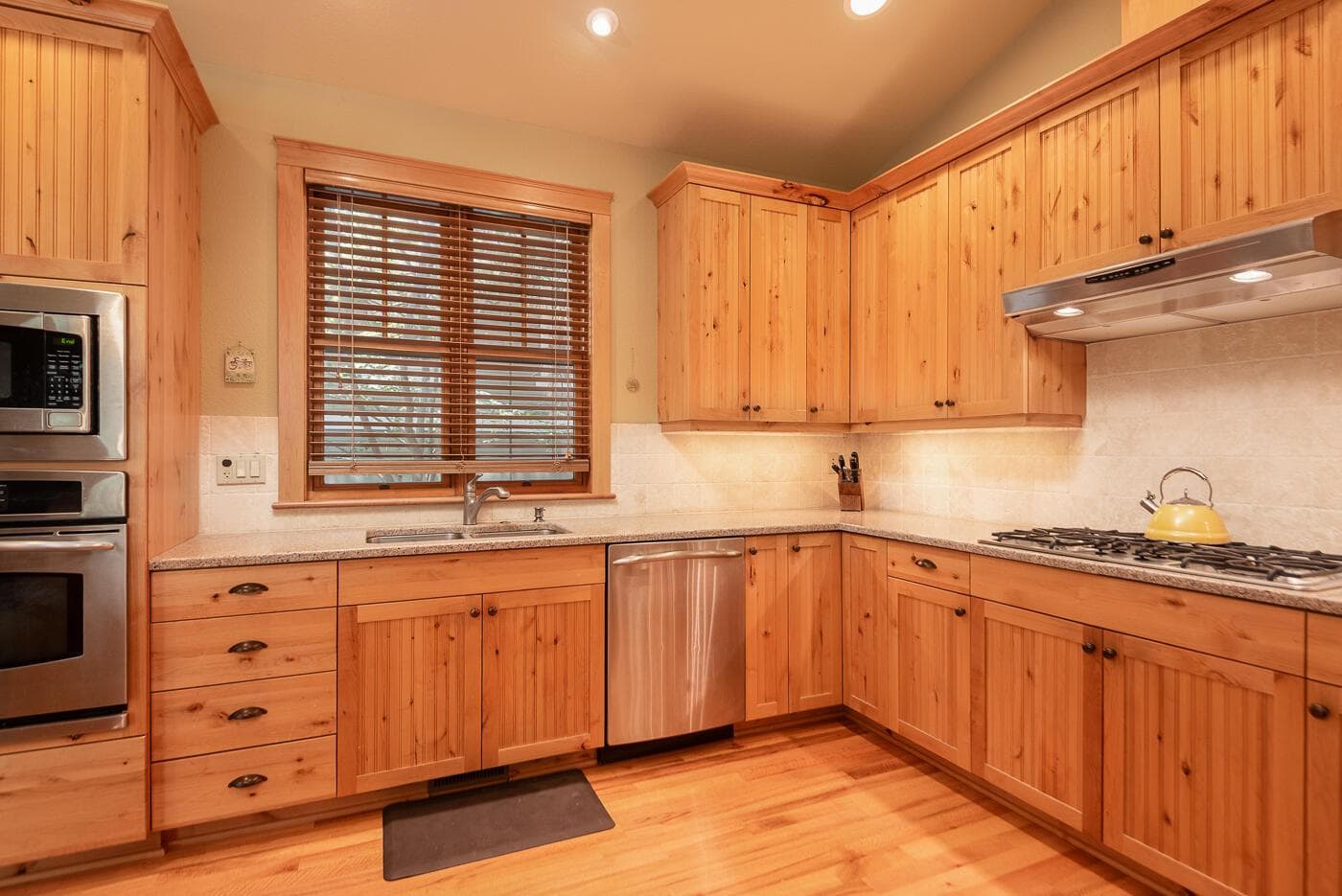 Photo of 1525 NW Silas Place 11 of 37