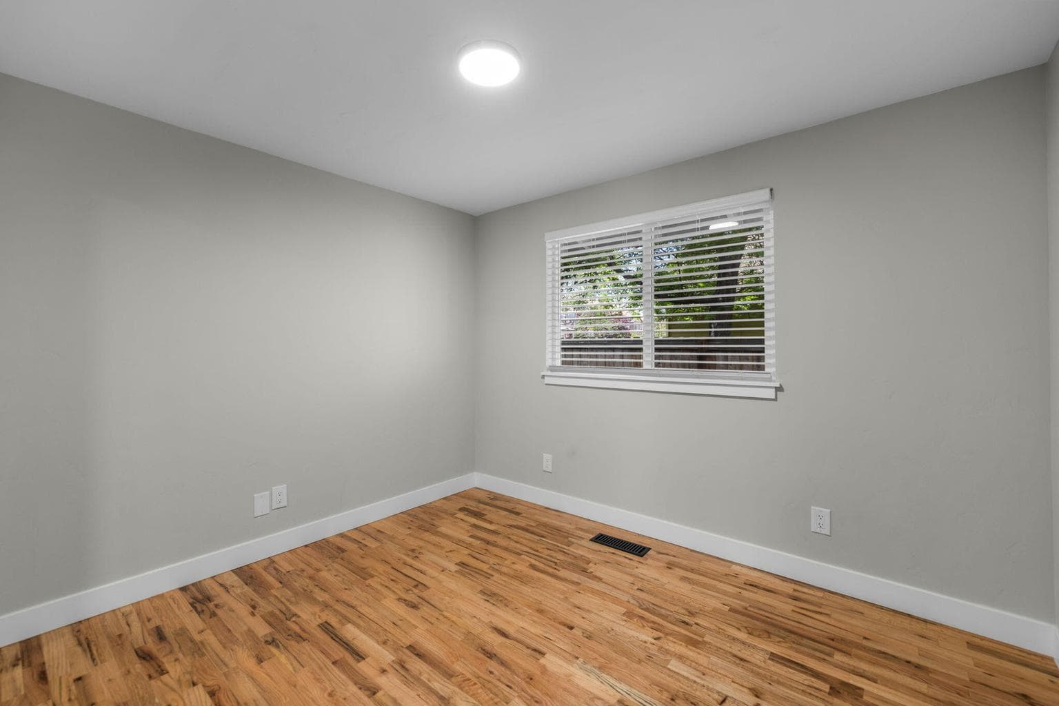 Photo of 61125 Brosterhous Road 16 of 23