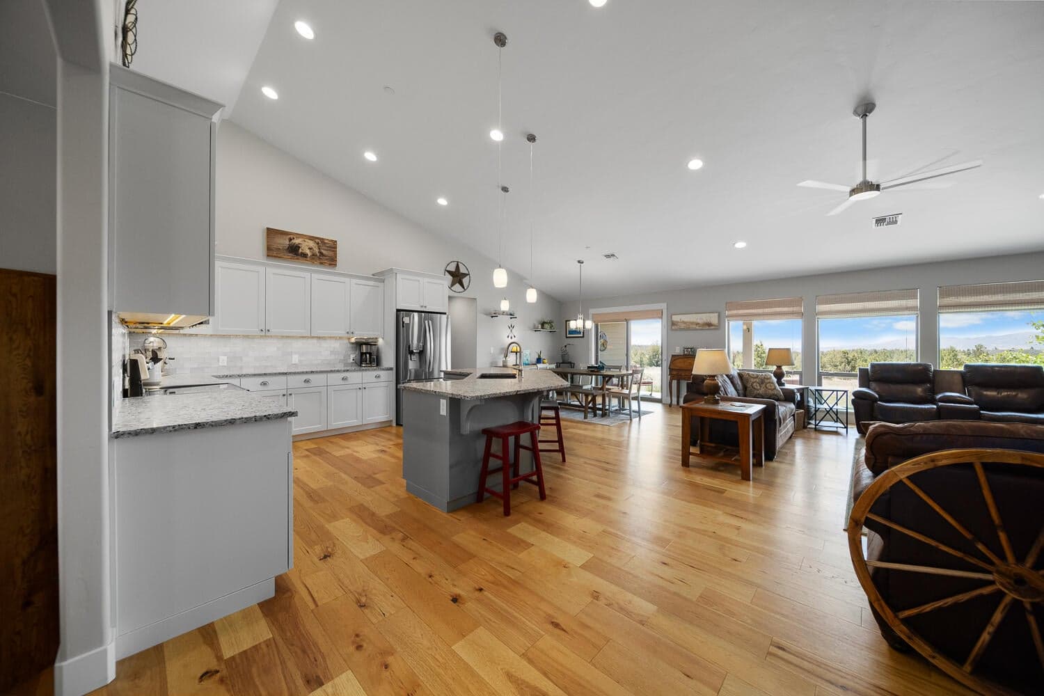 Photo of 4416 SE Laredo Road 11 of 40