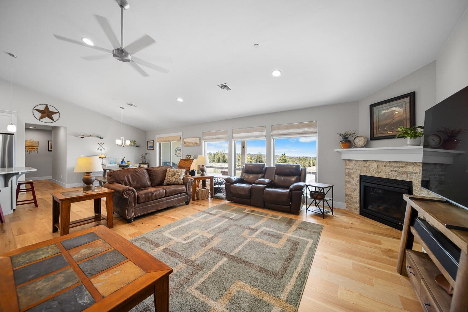 Photo of 4416 SE Laredo Road 14 of 40