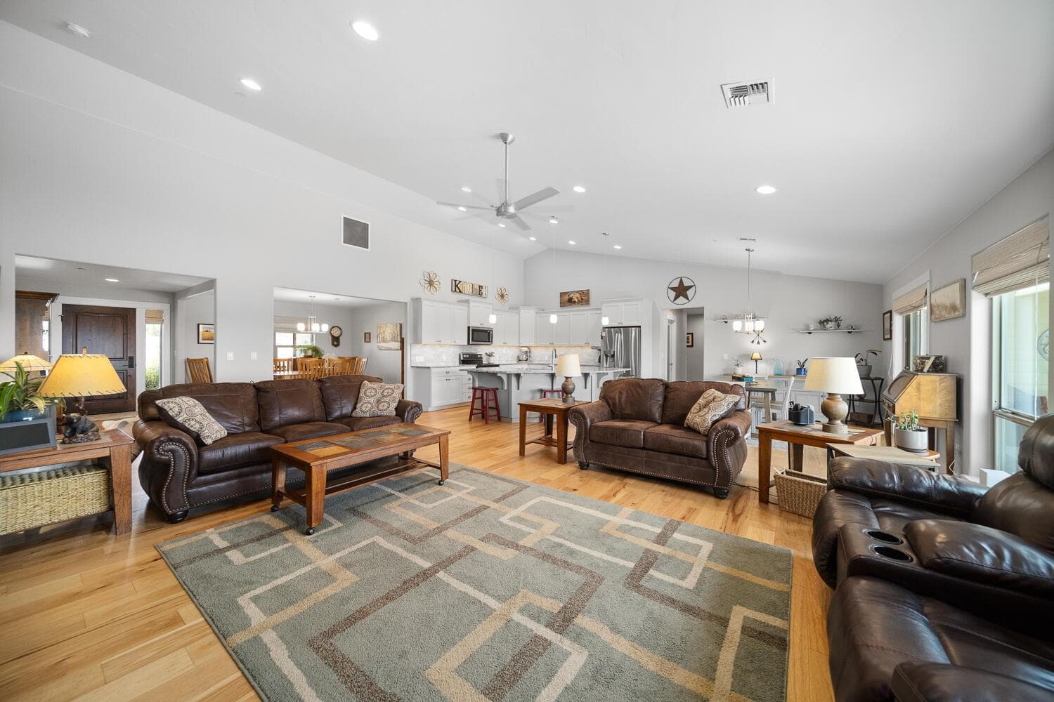 Photo of 4416 SE Laredo Road 15 of 40