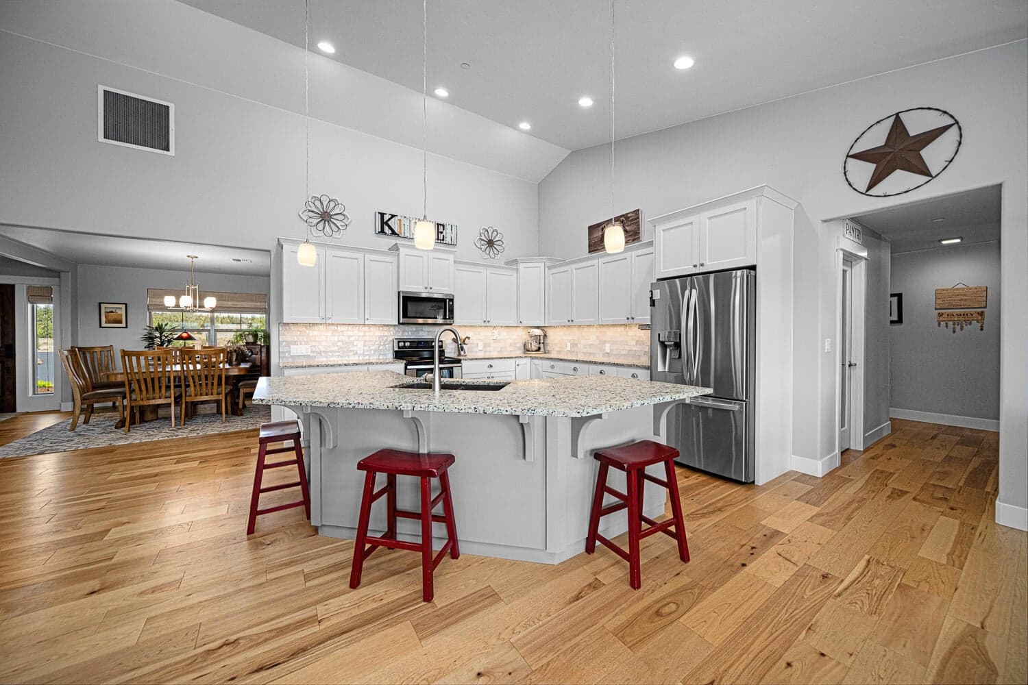 Photo of 4416 SE Laredo Road 18 of 40