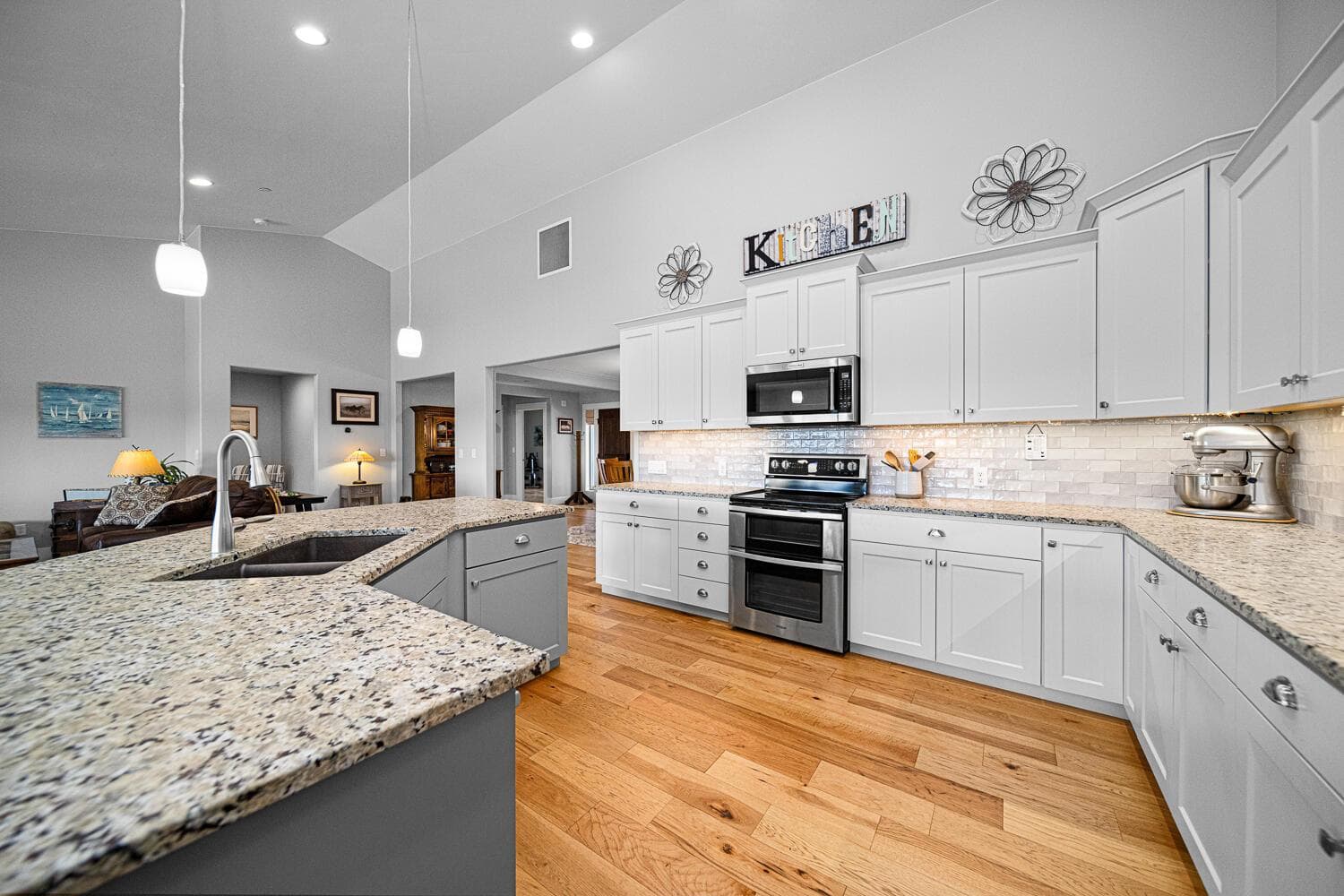 Photo of 4416 SE Laredo Road 19 of 40