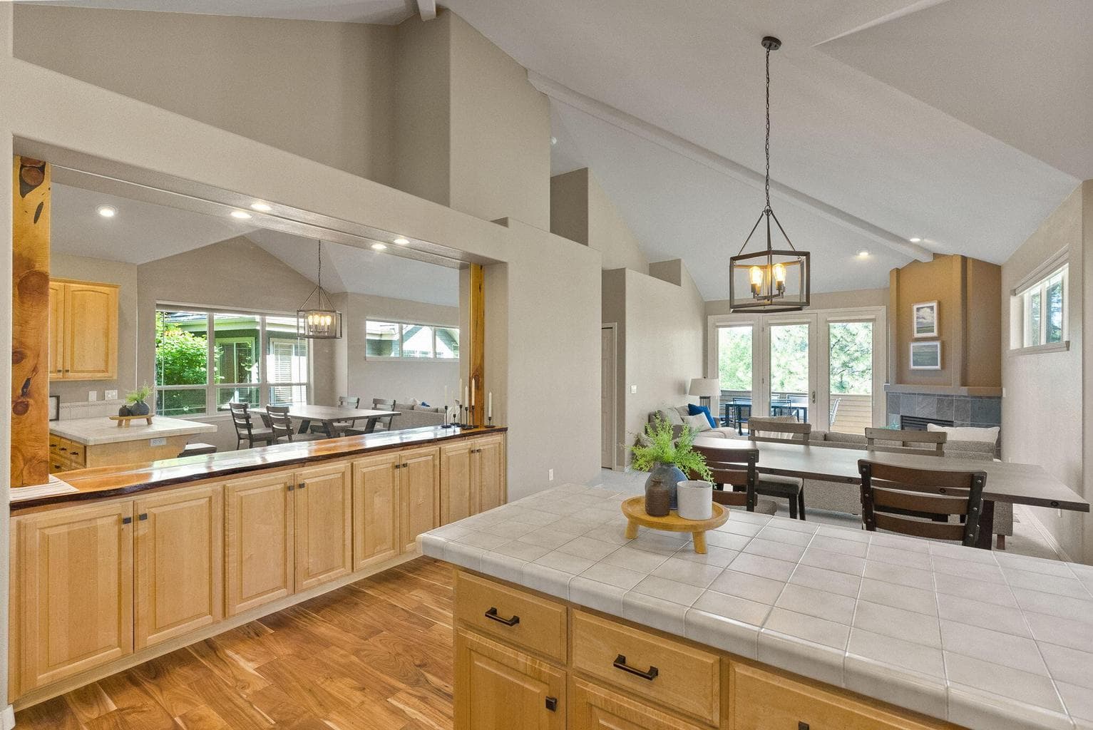 Photo of 61687 Metolius Drive 9 of 69