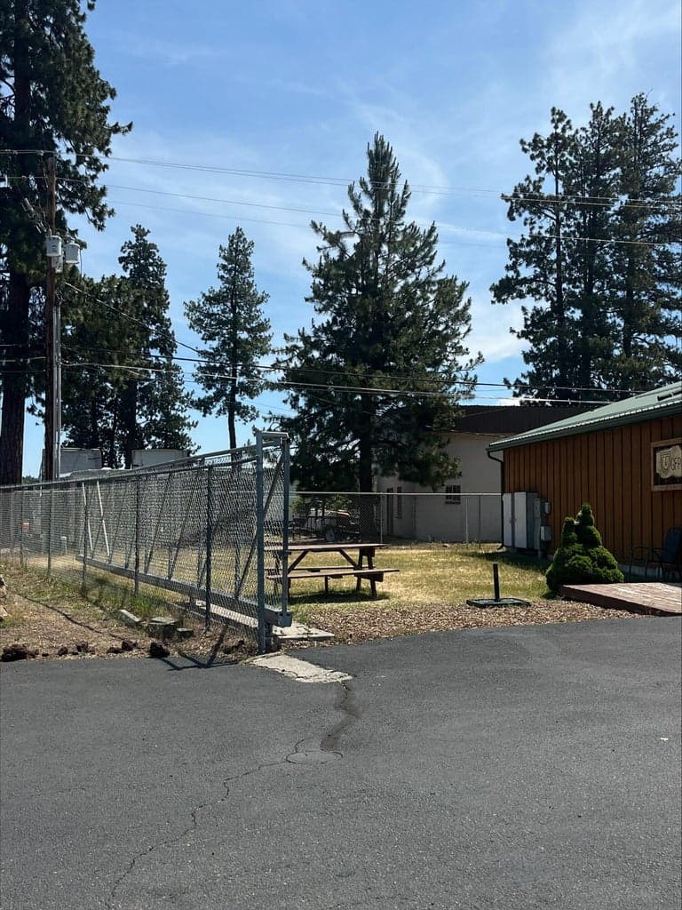 Photo of 307 Sisters Park 4 of 12