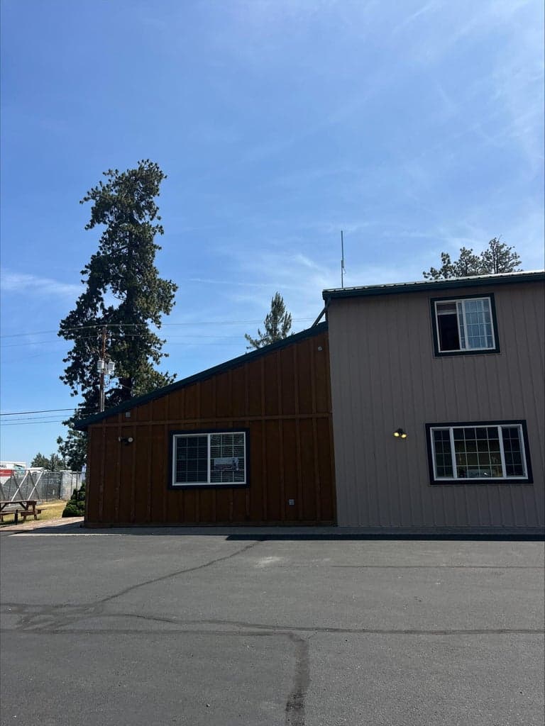 Photo of 307 Sisters Park 3 of 12
