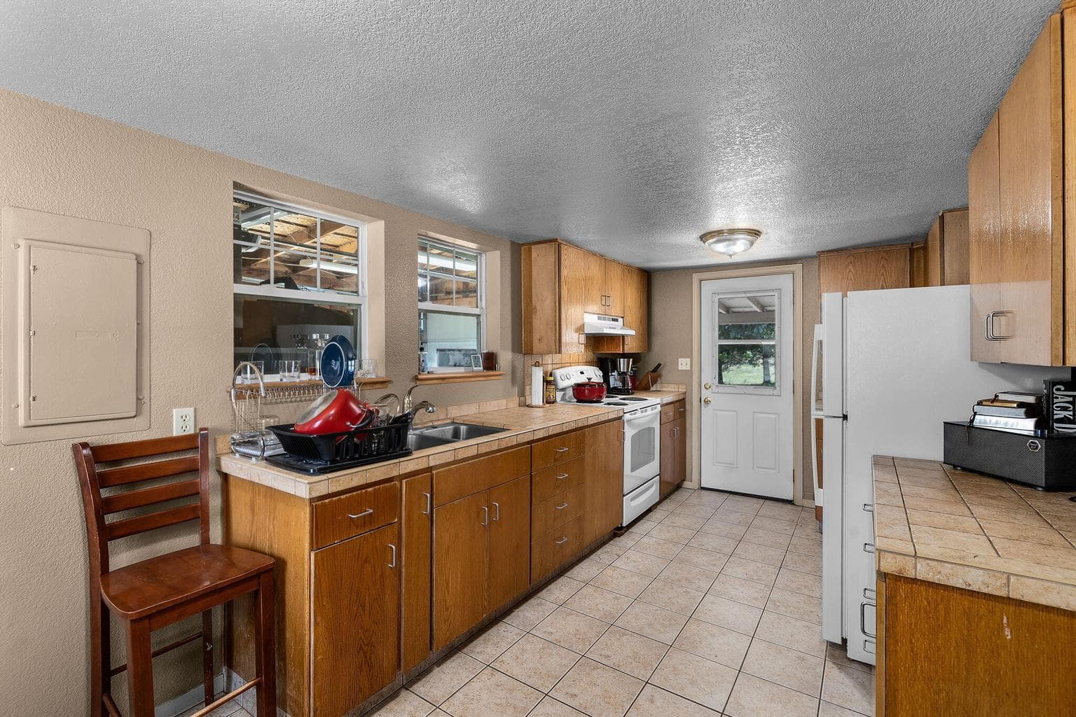Vacation cabin kitchen