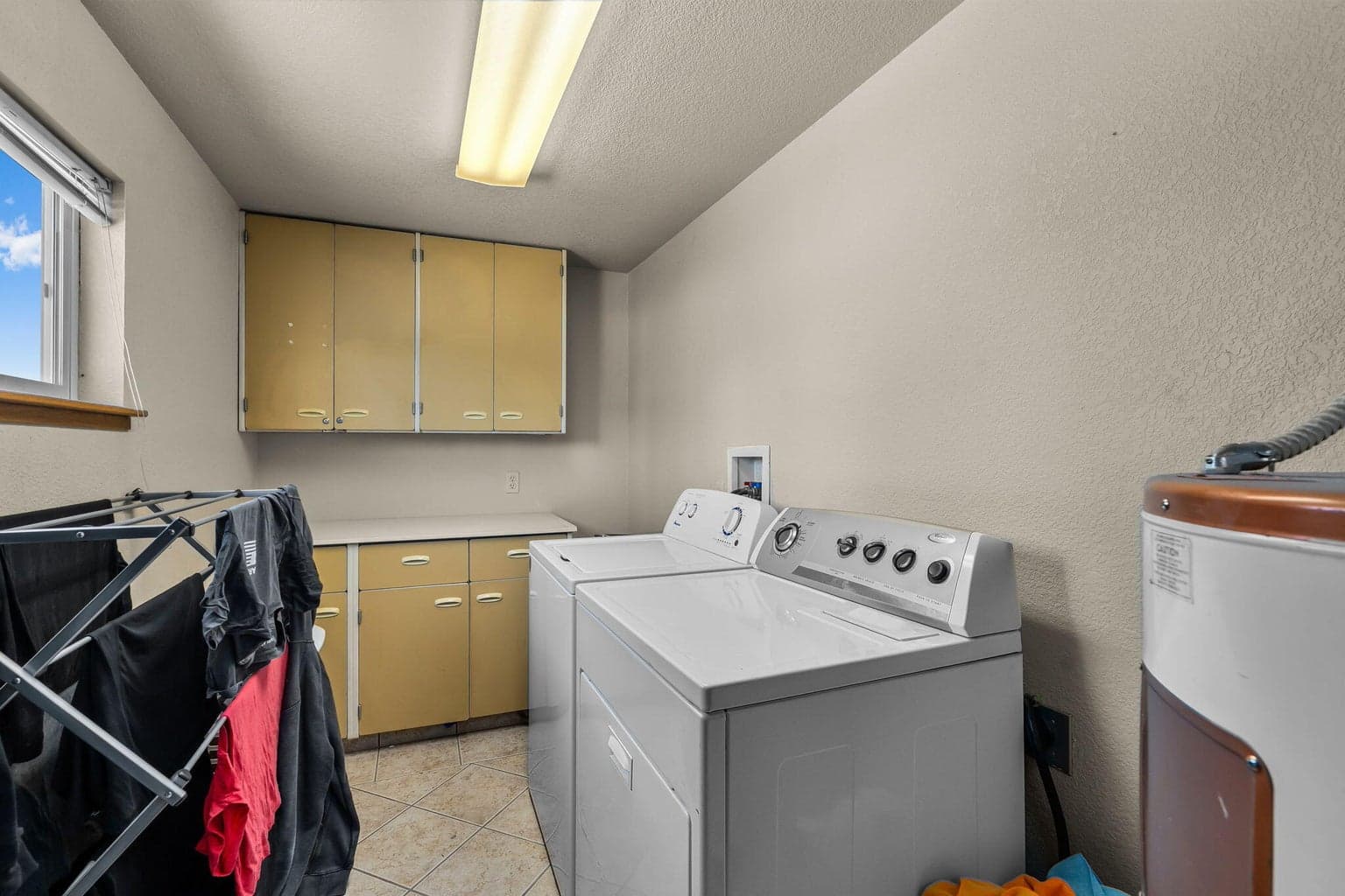Vacation Cabin laundry room