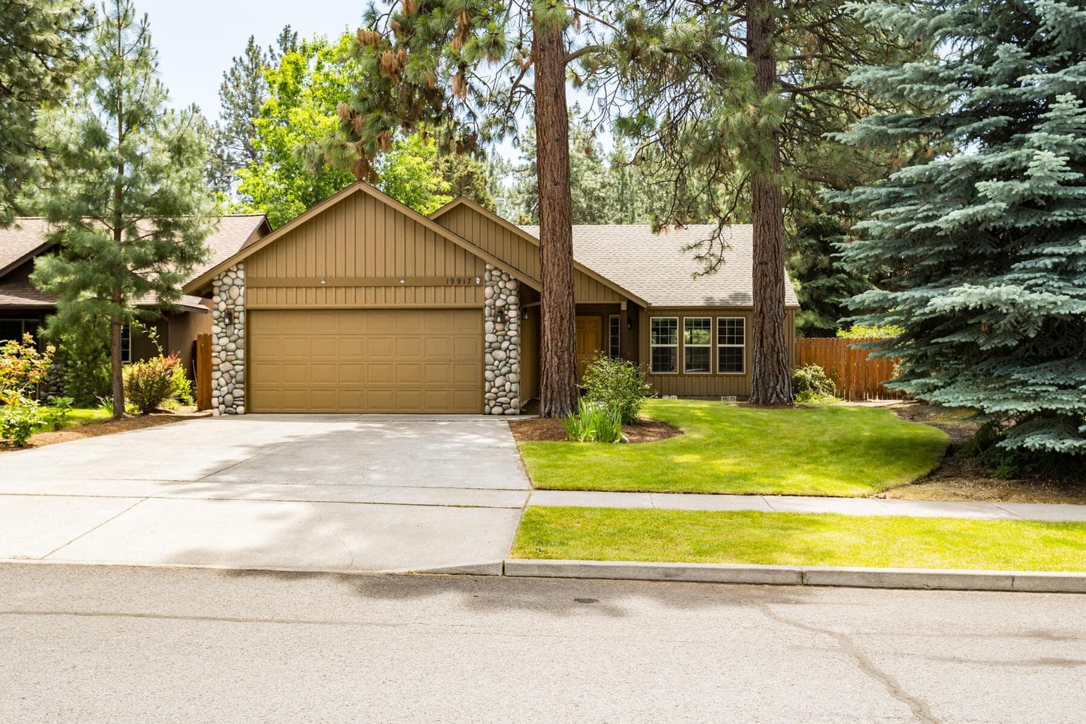 Photo of 19917 Antler Point 4 of 34