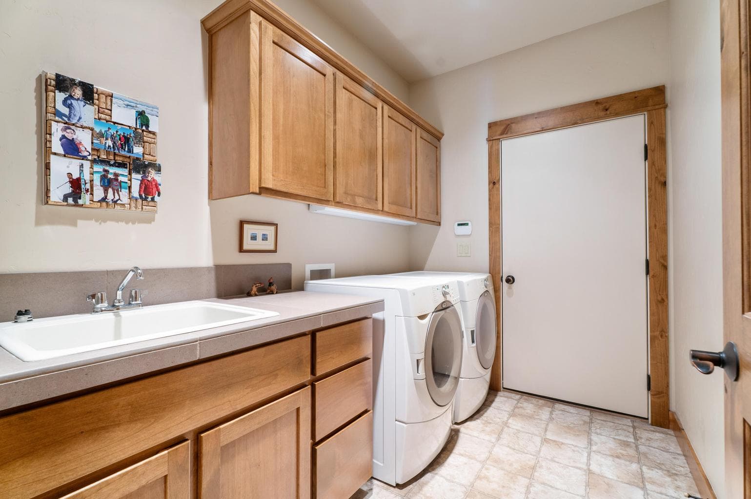 Photo of 330 Vista Rim Drive 54 of 103