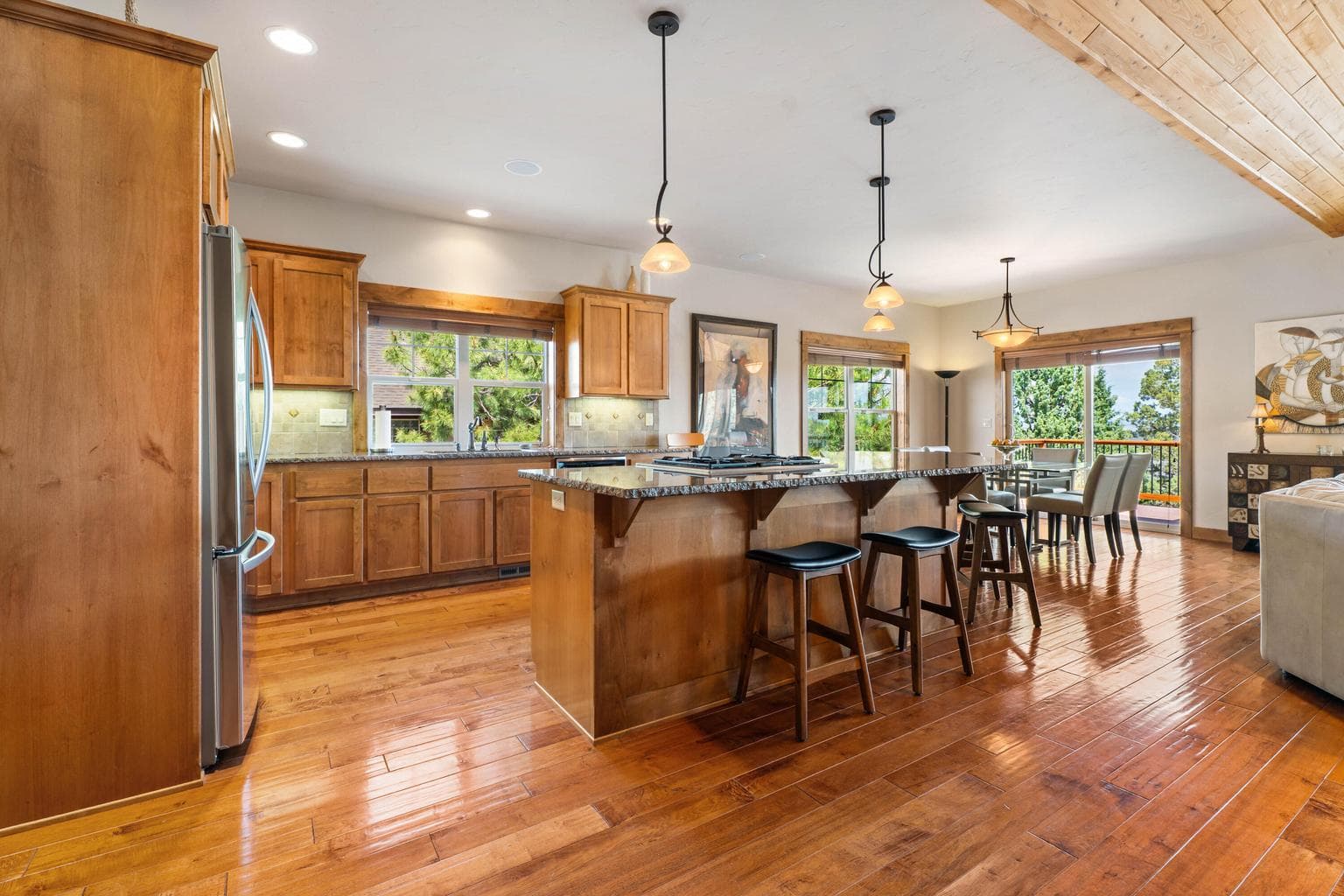 Photo of 330 Vista Rim Drive 16 of 103