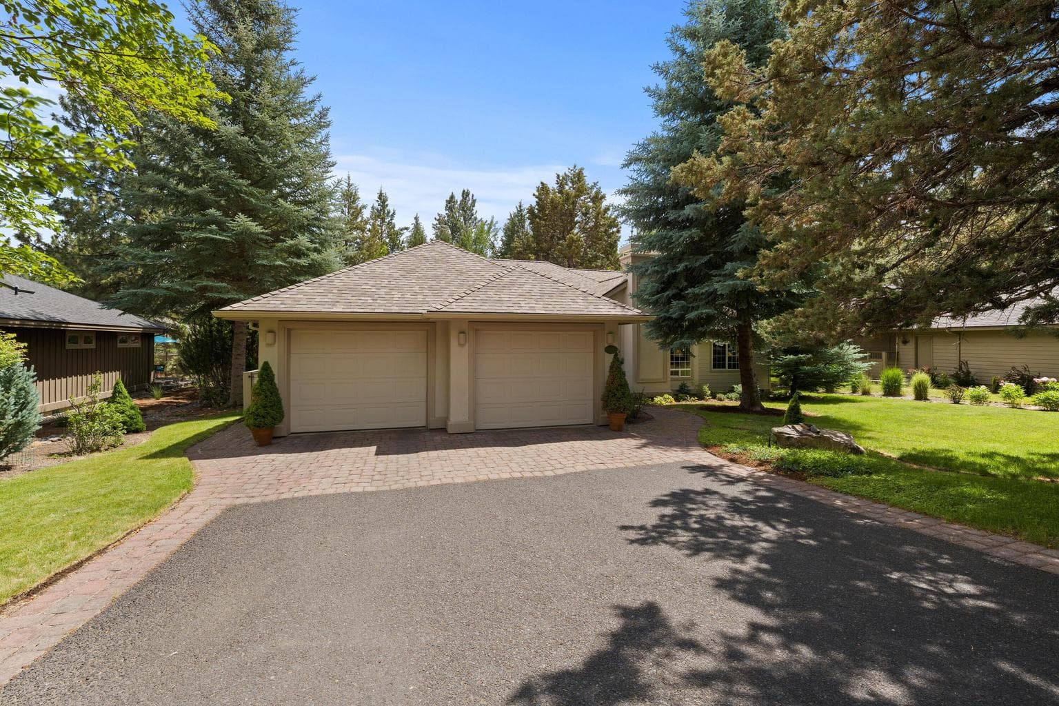 Photo of 2697 NW Whitworth Way 32 of 35