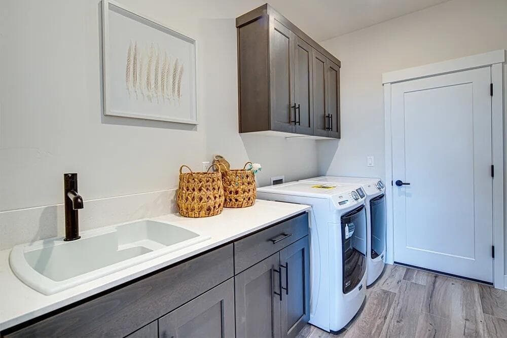 Photo of 4707 SW Coyote Avenue 8 of 20