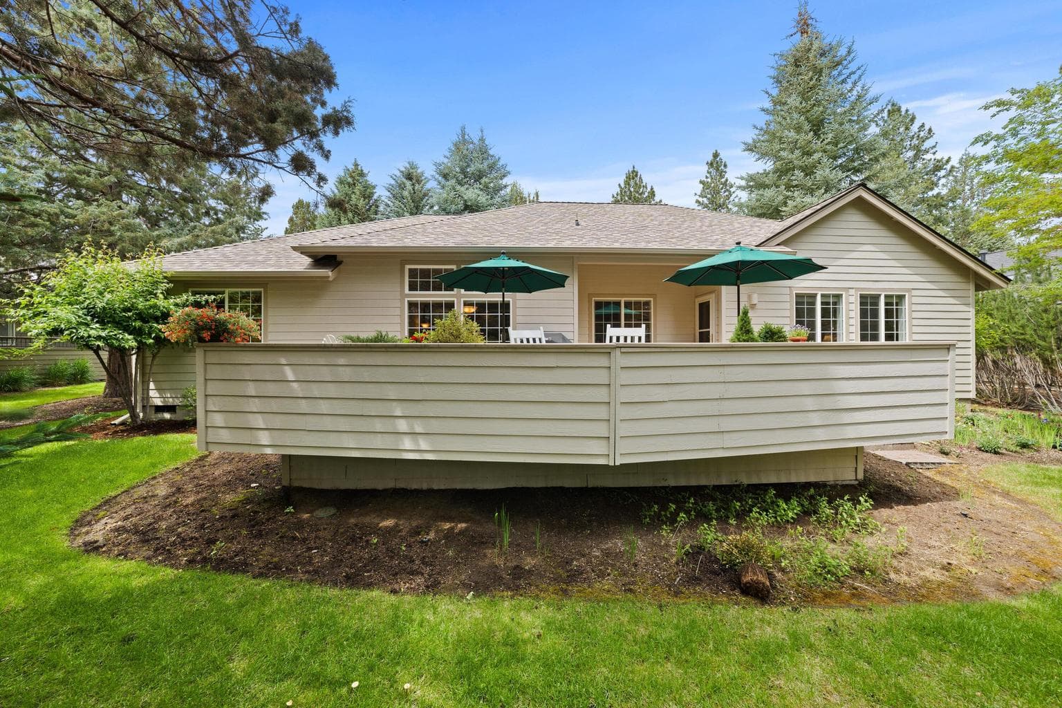 Photo of 2697 NW Whitworth Way 27 of 35
